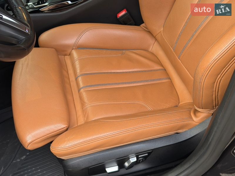 Седан BMW 5 Series 2017 в Кропивницком