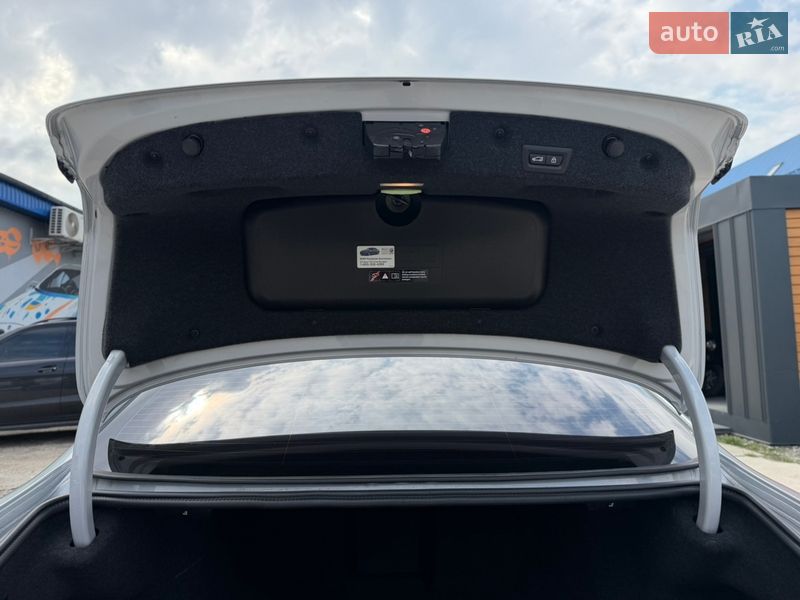 Седан BMW 5 Series 2015 в Житомире