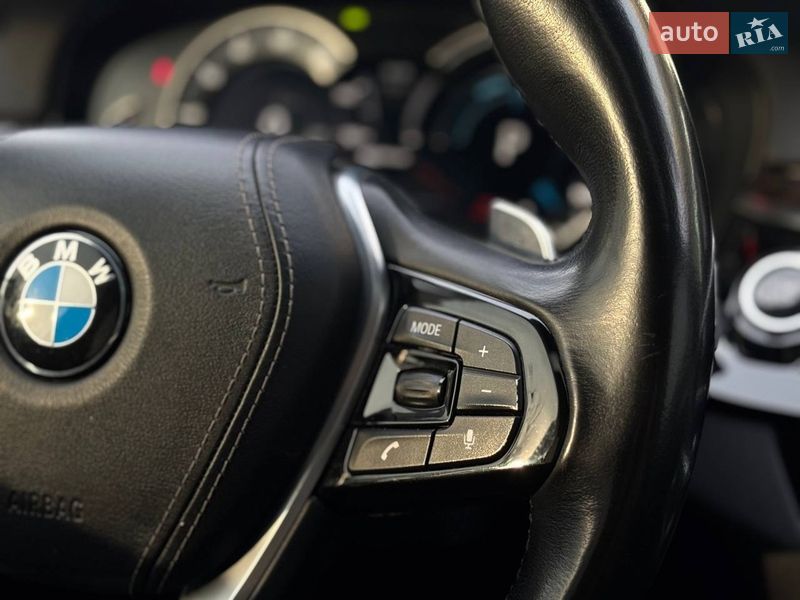 Седан BMW 5 Series 2017 в Львове