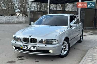 Седан BMW 5 Series 2000 в Звягеле
