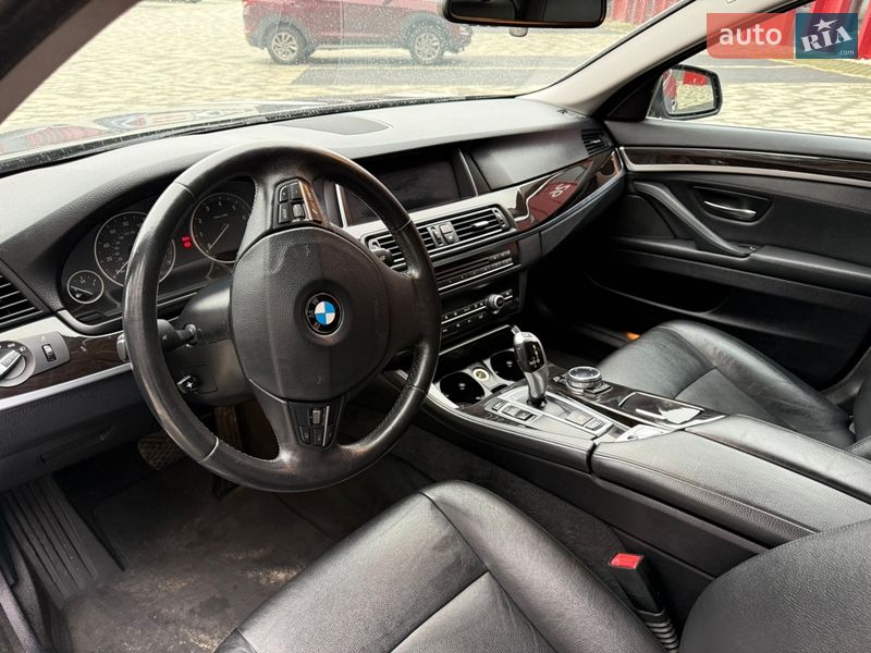 Седан BMW 5 Series 2013 в Львові