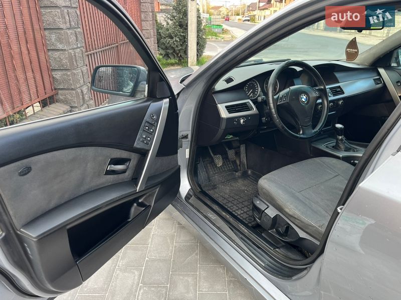 Седан BMW 5 Series 2004 в Ужгороде