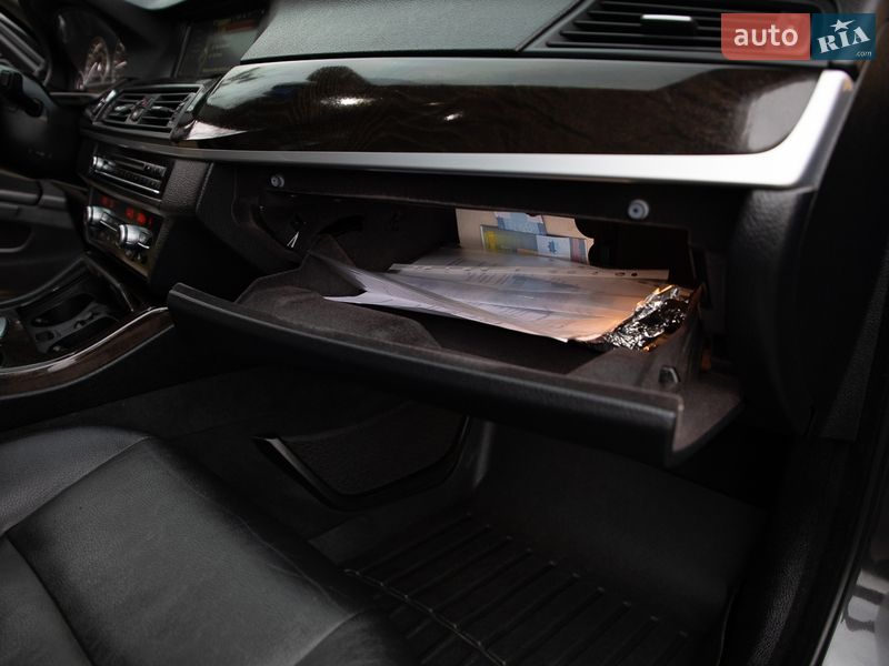 Седан BMW 5 Series 2013 в Самборі