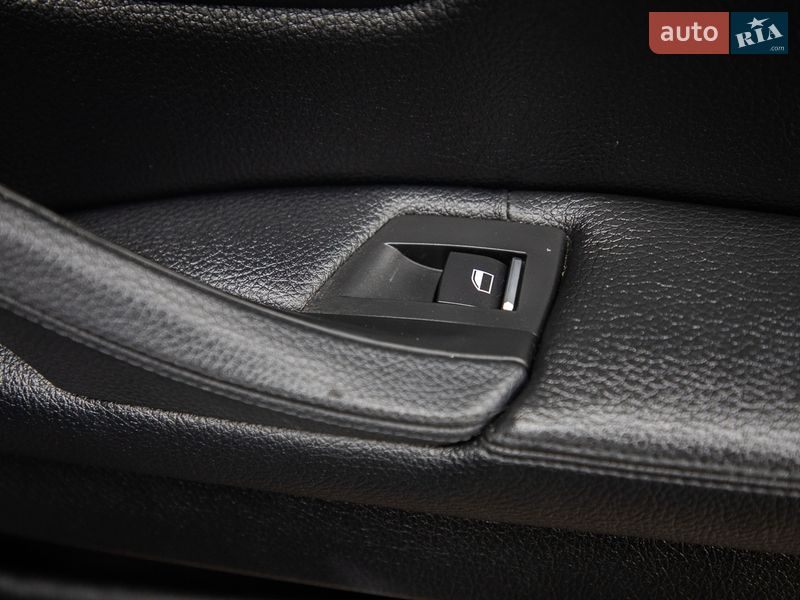 Седан BMW 5 Series 2013 в Самборі