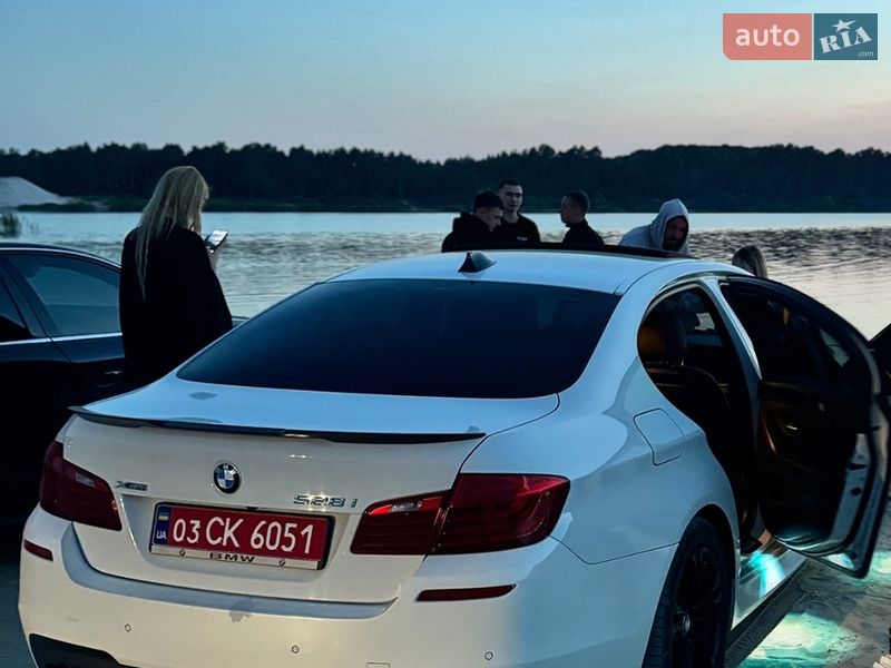 Седан BMW 5 Series 2015 в Львове