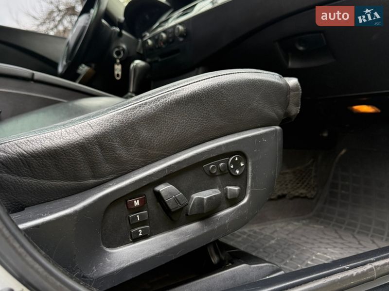 Седан BMW 5 Series 2004 в Чернівцях