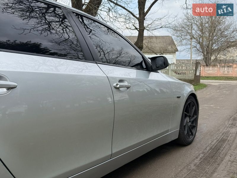 Седан BMW 5 Series 2004 в Чернівцях