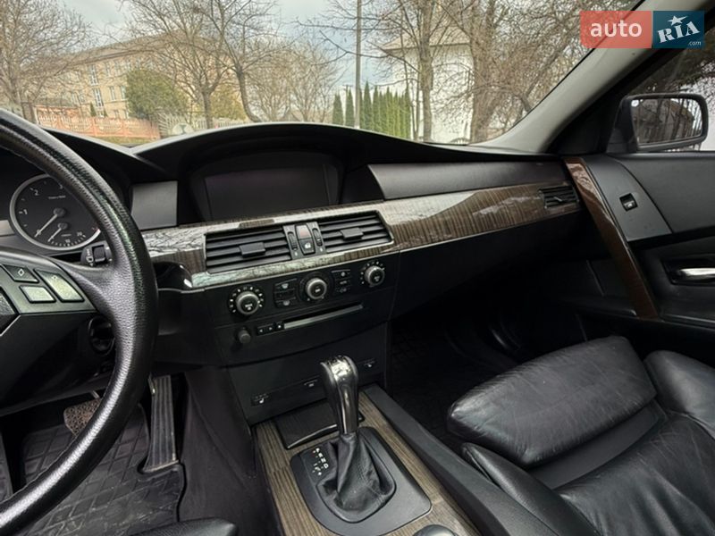 Седан BMW 5 Series 2004 в Чернівцях