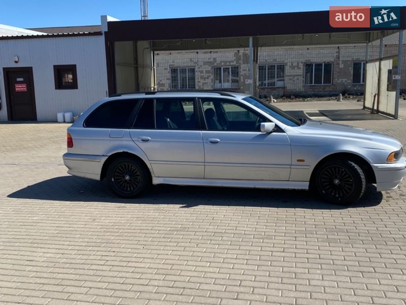 Універсал BMW 5 Series 2003 в Гощі