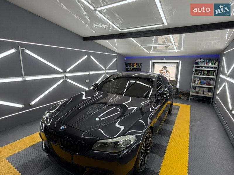 Седан BMW 5 Series 2012 в Чернівцях