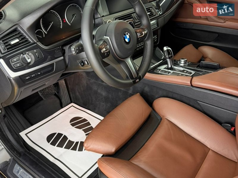 Седан BMW 5 Series 2012 в Чернівцях