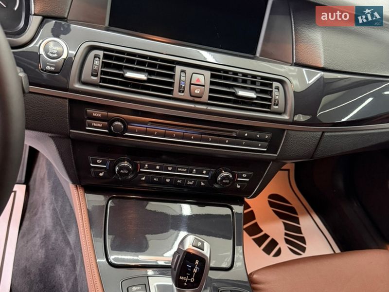 Седан BMW 5 Series 2012 в Чернівцях