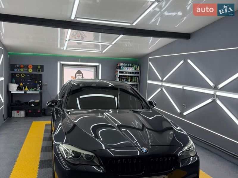 Седан BMW 5 Series 2012 в Чернівцях