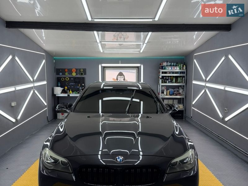 Седан BMW 5 Series 2012 в Чернівцях