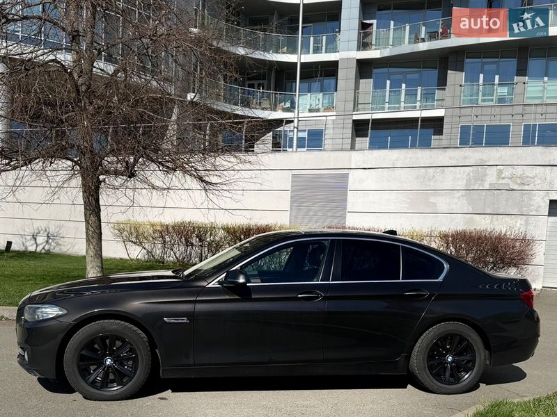 Седан BMW 5 Series 2016 в Киеве