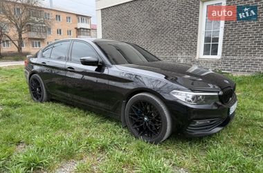 Седан BMW 5 Series 2017 в Чемеровцах
