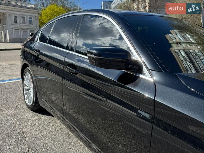 Седан BMW 5 Series 2019 в Дніпрі