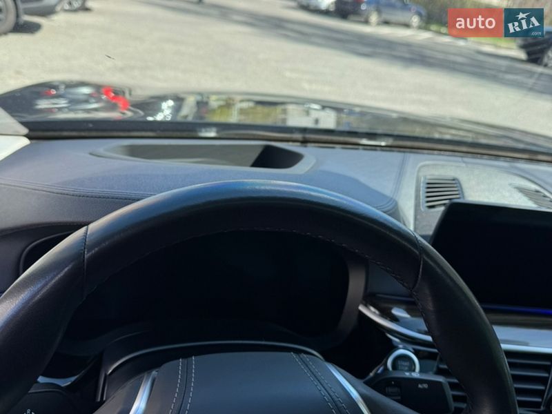 Седан BMW 5 Series 2019 в Дніпрі