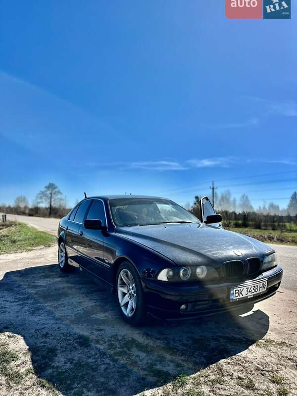 Седан BMW 5 Series 2000 в Рокитному