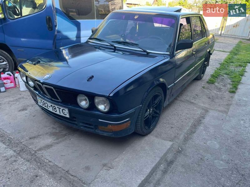 Седан BMW 5 Series 1985 в Львове