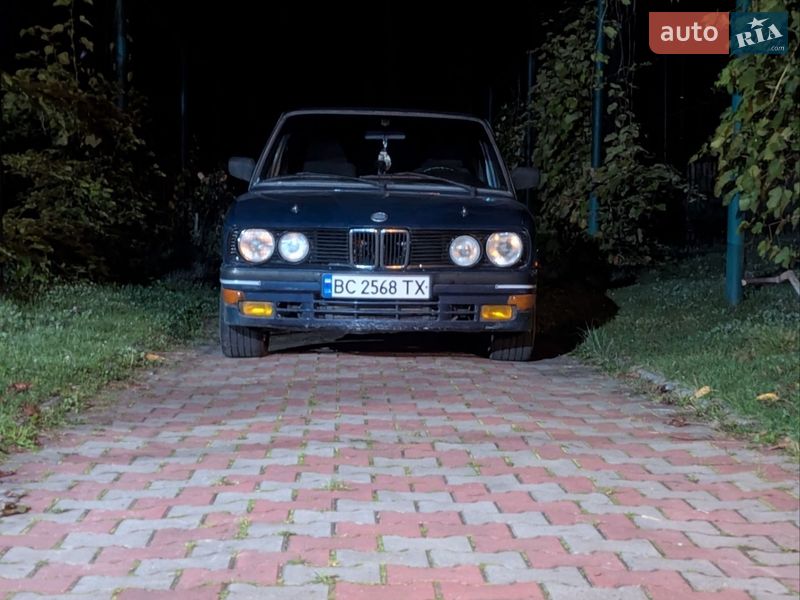 Седан BMW 5 Series 1985 в Львове