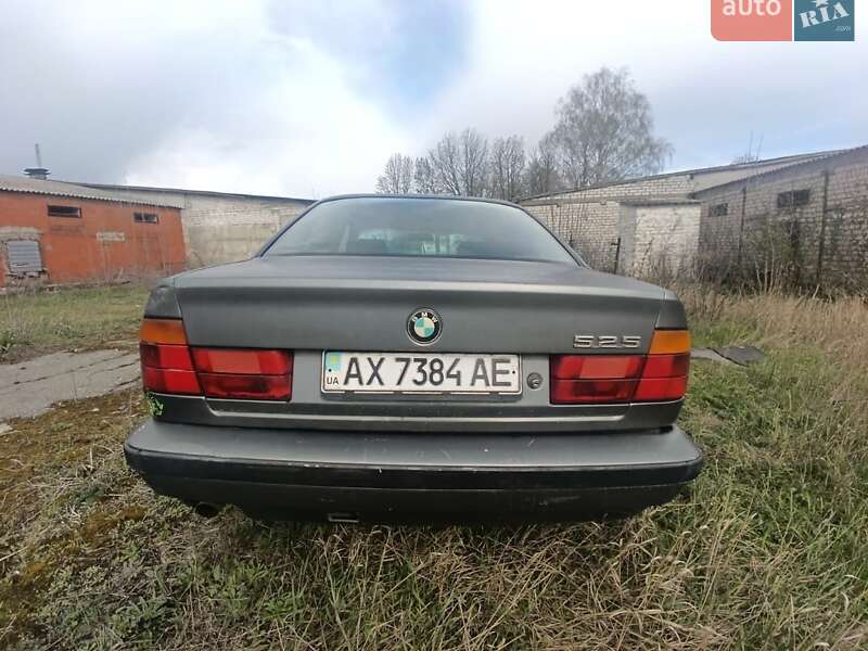 Седан BMW 5 Series 1988 в Києві