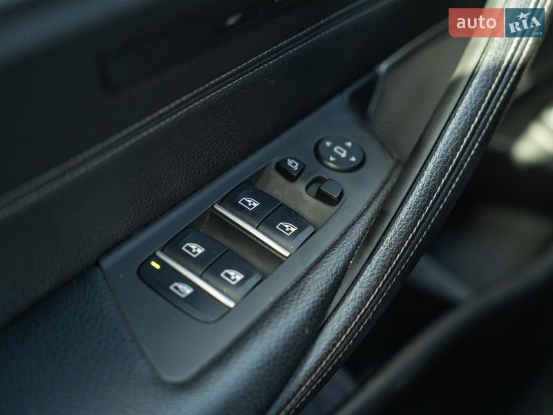 Седан BMW 5 Series 2017 в Чернівцях