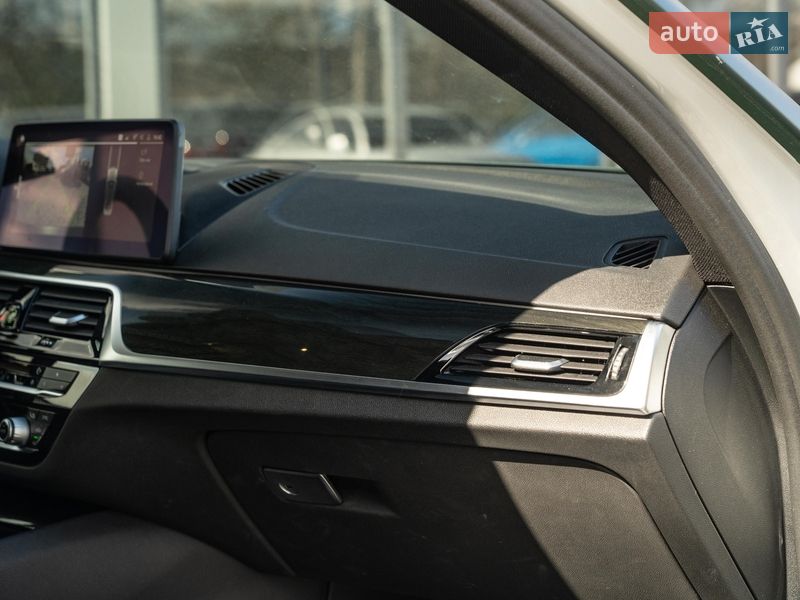 Седан BMW 5 Series 2017 в Чернівцях