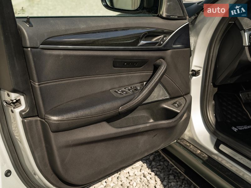 Седан BMW 5 Series 2017 в Чернівцях