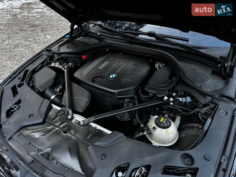 Седан BMW 5 Series 2017 в Львові