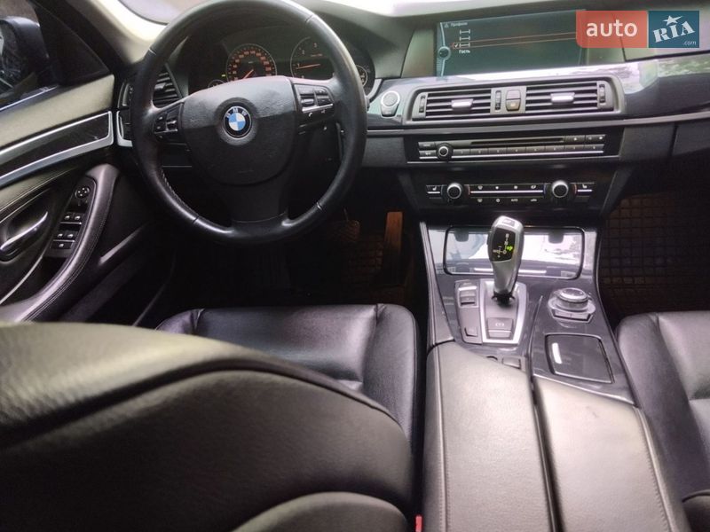 Седан BMW 5 Series 2012 в Чинадиево