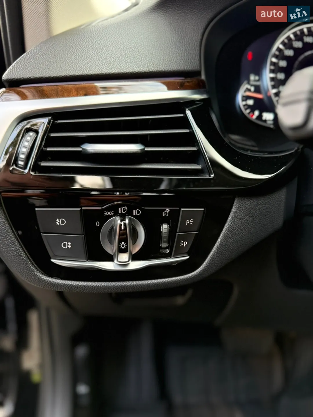 2017 BMW 5er - мініатюра 31