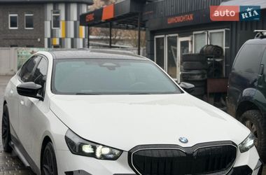 Седан BMW 5 Series 2023 в Киеве