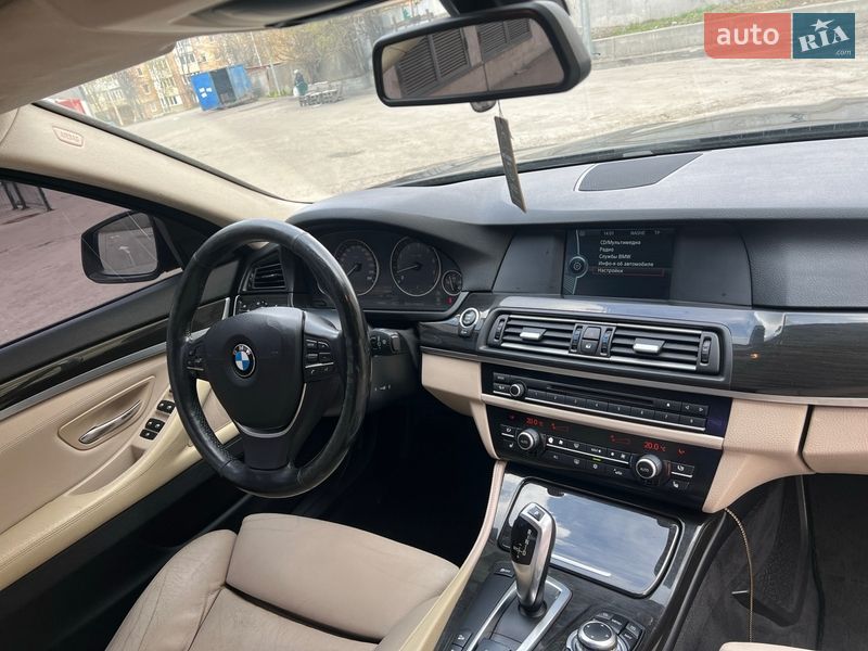 Седан BMW 5 Series 2011 в Вишневом фото 24 Седан BMW 5 Series 2011 в Вишневом