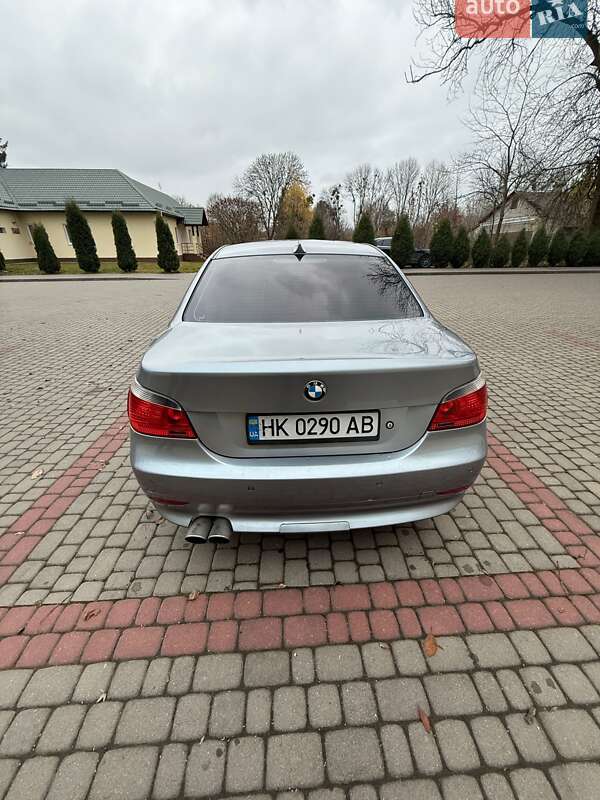 Седан BMW 5 Series 2003 в Остроге