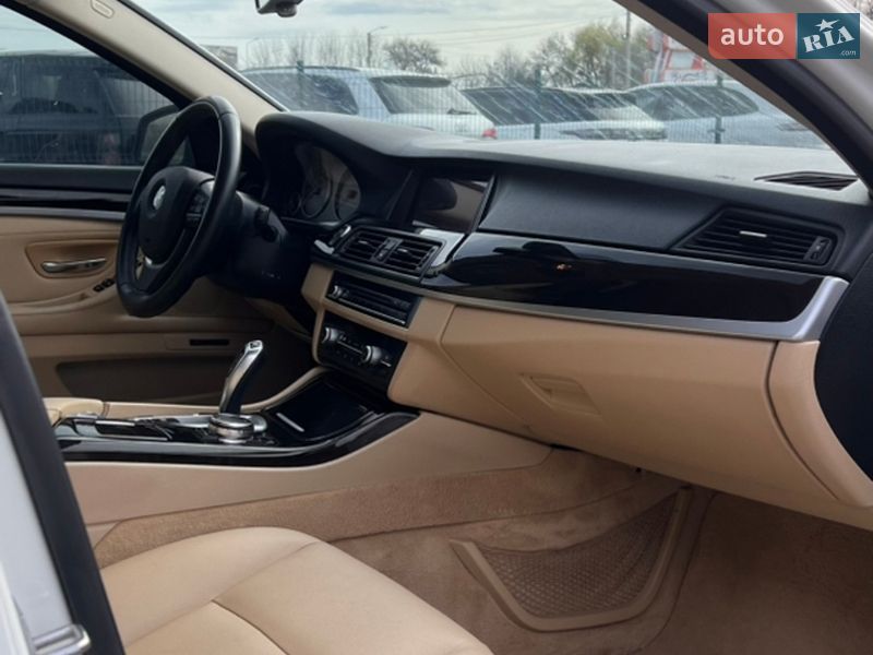 Седан BMW 5 Series 2014 в Львові