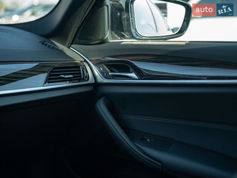 Седан BMW 5 Series 2018 в Чернівцях