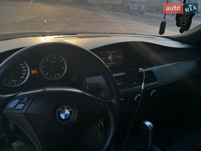 Седан BMW 5 Series 2004 в Дунаевцах