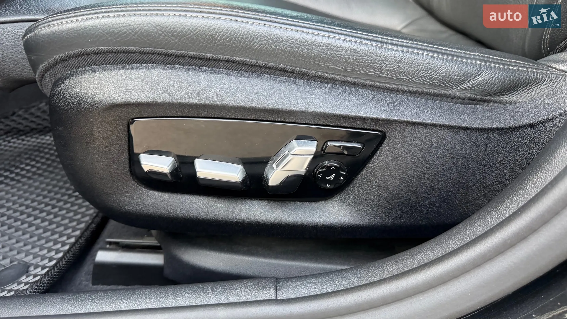 2020 BMW 5er - мініатюра 20