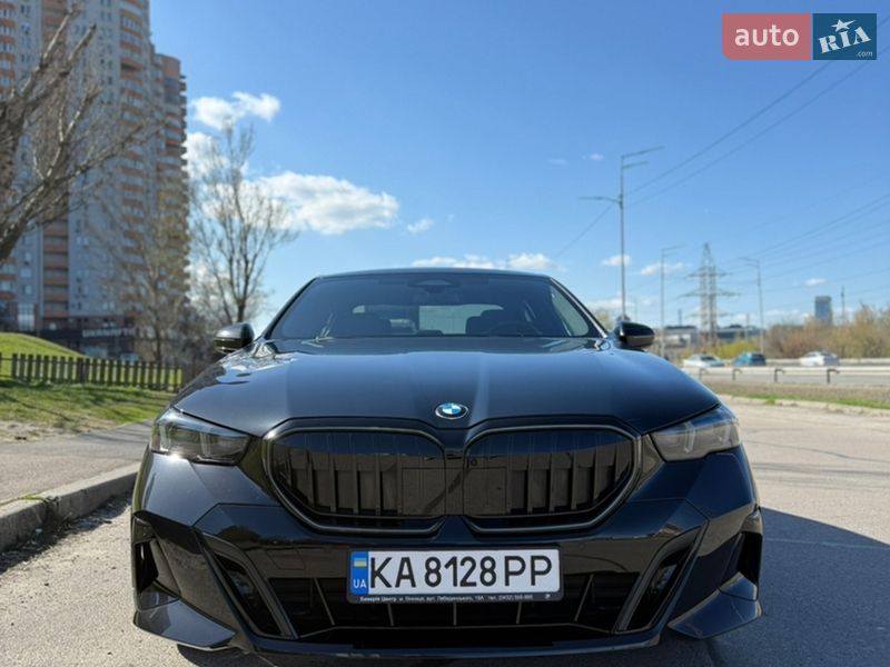 Седан BMW 5 Series 2025 в Киеве фото 29 Седан BMW 5 Series 2025 в Киеве