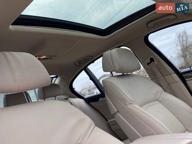 Седан BMW 5 Series 2013 в Самборе