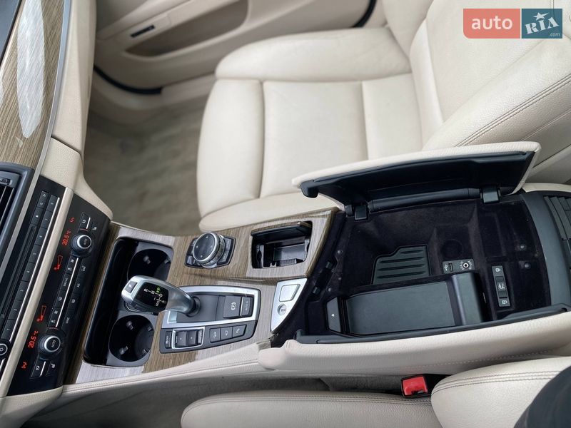 Седан BMW 5 Series 2013 в Самборе