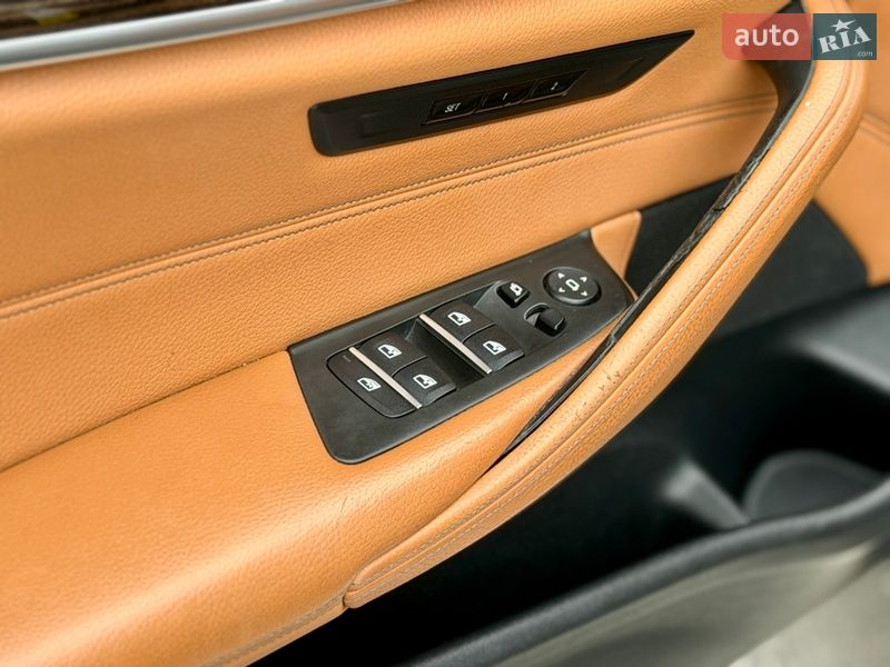 Седан BMW 5 Series 2017 в Ровно