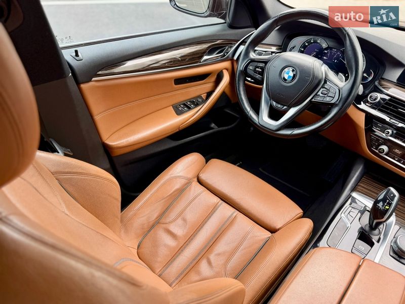 Седан BMW 5 Series 2017 в Ровно
