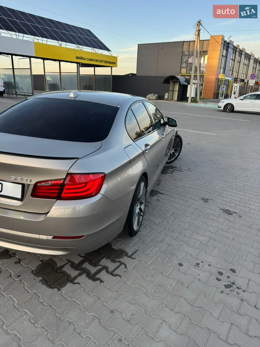 2010 BMW 5er - мініатюра 6