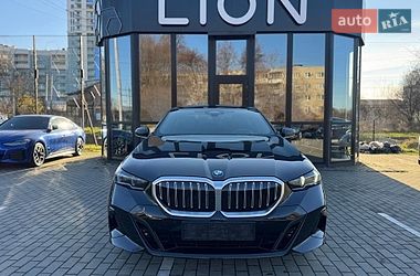 Седан BMW 5 Series 2024 в Львове