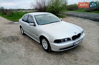 Седан BMW 5 Series 2000 в Самборе