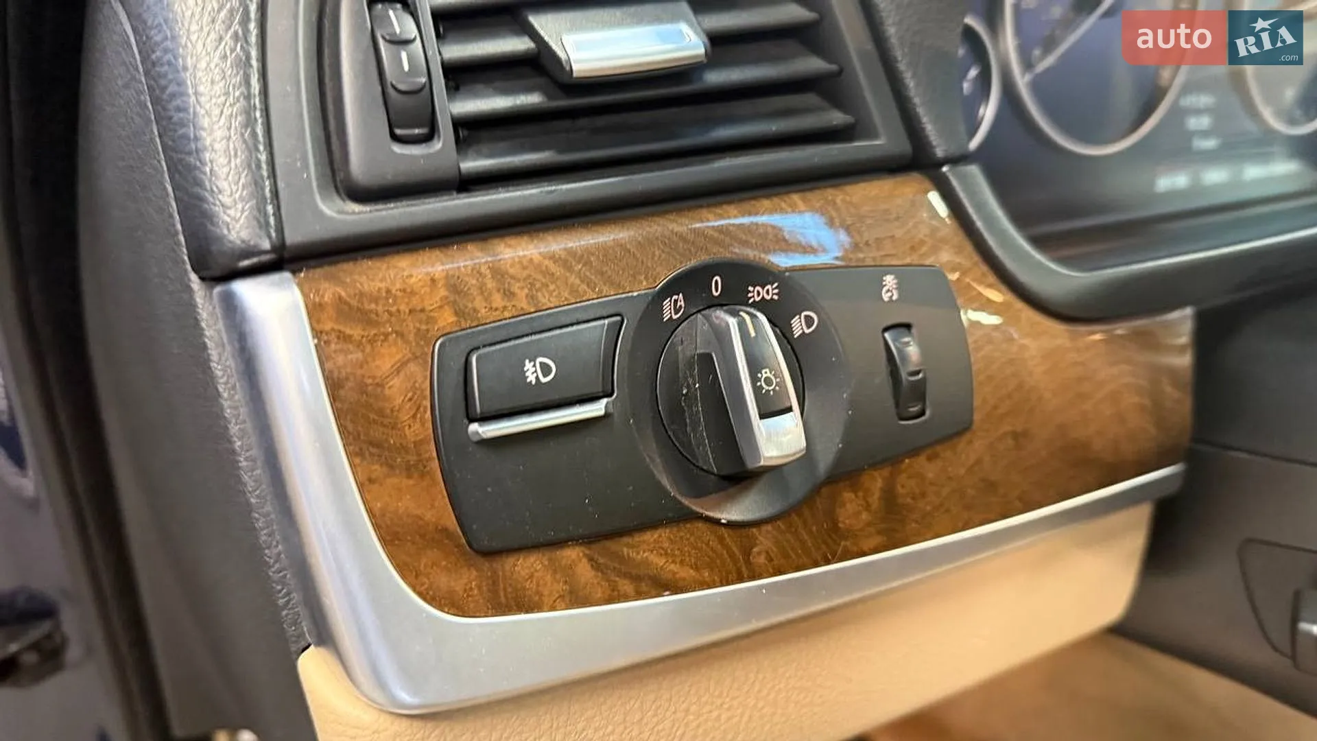 2011 BMW 5er - мініатюра 11