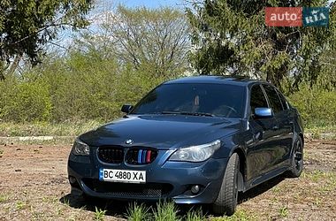 Седан BMW 5 Series 2004 в Самборе