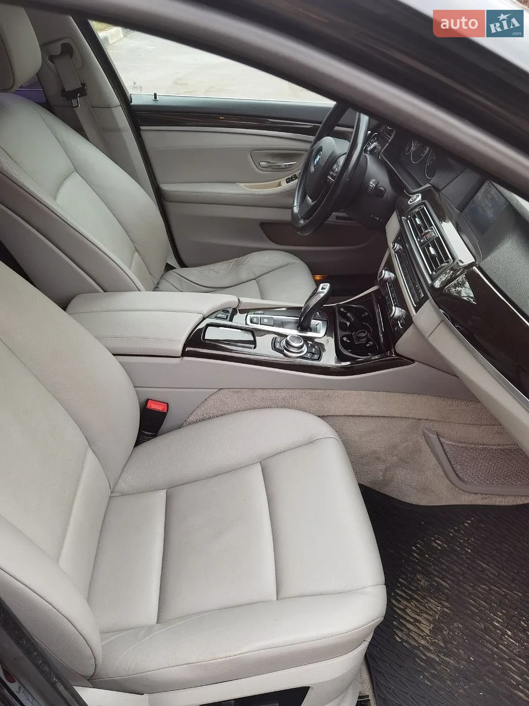 2010 BMW 5er - мініатюра 9
